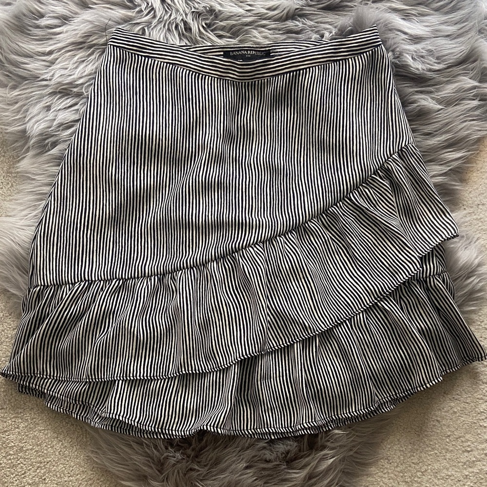Banana Republic Black and White Striped Mini Skirt